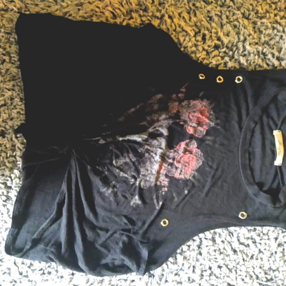 Woman's floral half t-shirt